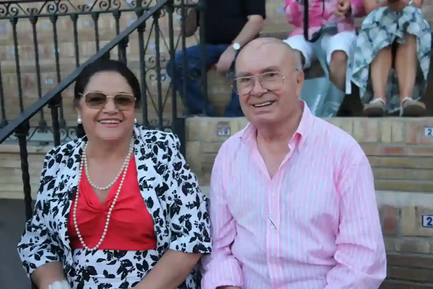 Aurora y Pedro en una tarde de toros, en La Real Maestranza de Sevilla. 2011